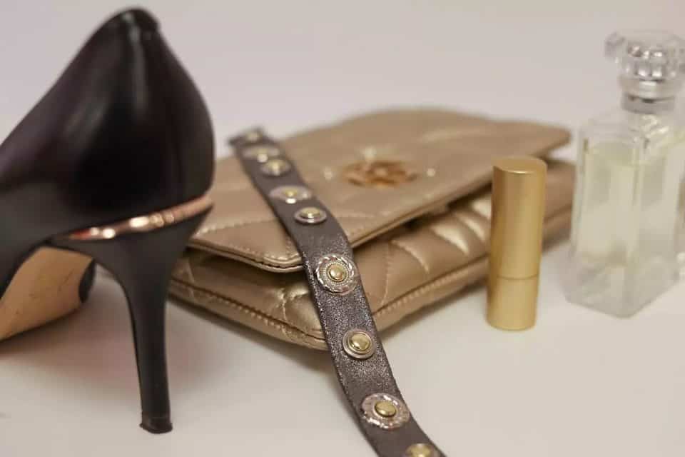 chicback.com - Luna-Atrezzo